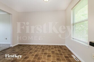 804 Covey Dr in Peculiar, MO - Building Photo - Building Photo