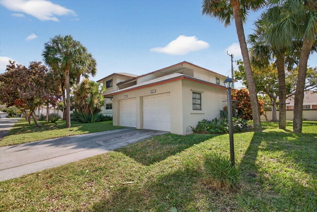 1780 NE 39th Ct in Pompano Beach, FL - Building Photo - Building Photo