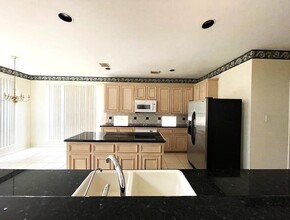 308 Pinnacle Cove Ct in League City, TX - Building Photo - Building Photo