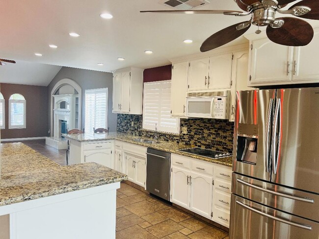 5205 Secretariat Ln in Bakersfield, CA - Building Photo - Building Photo