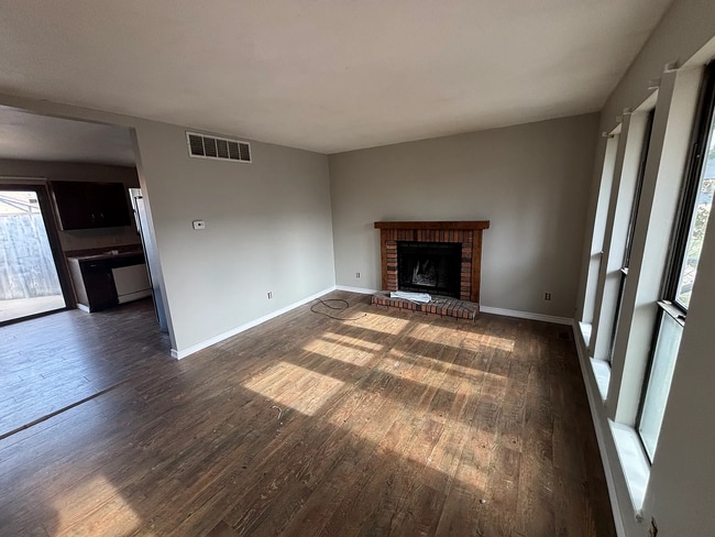 2423 Farmstead St in Wichita, KS - Building Photo - Building Photo