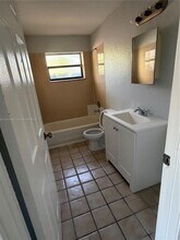 626 NW 10th Terrace in Fort Lauderdale, FL - Foto de edificio - Building Photo