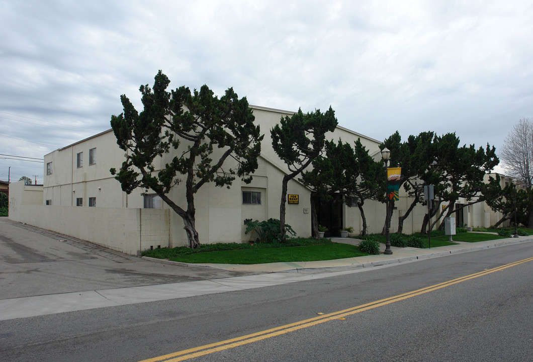 1740-1750 Ventura Blvd in Camarillo, CA - Foto de edificio