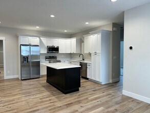 1393 Maple Leaf Ln in Rexburg, ID - Building Photo - Building Photo