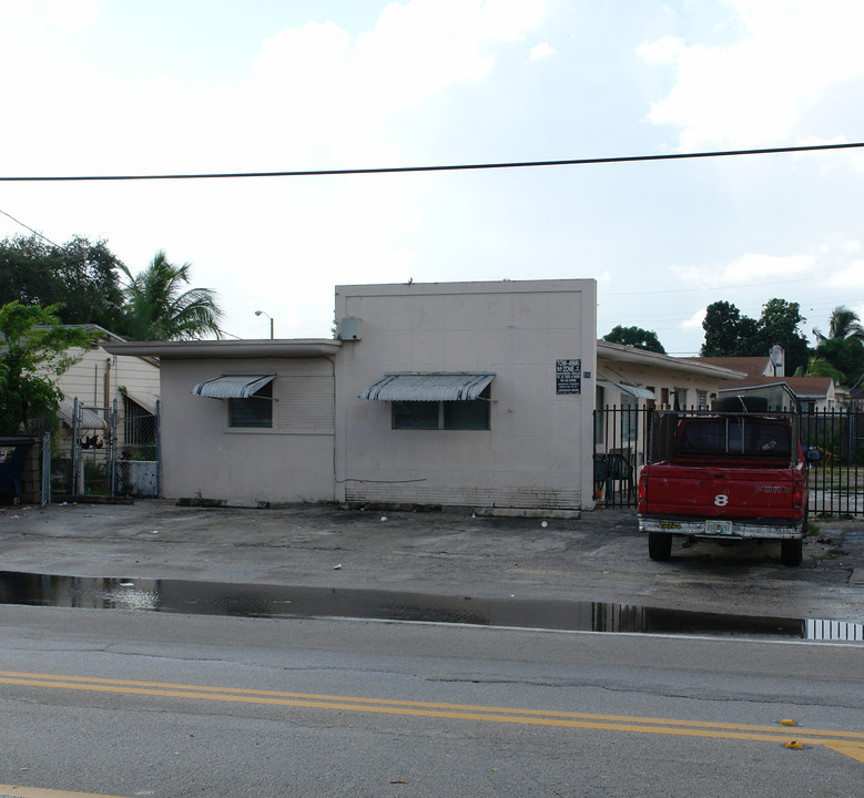 50-60 NW 71st St in Miami, FL - Building Photo