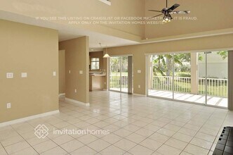 908 35th Ave Dr W in Palmetto, FL - Foto de edificio - Building Photo