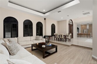 21 Ben Hogan Dr in McAllen, TX - Building Photo - Building Photo