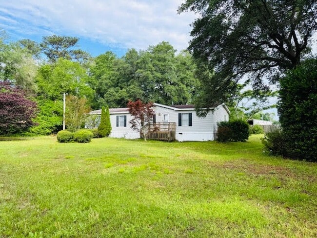 property at 3670 Old Maco Rd NE