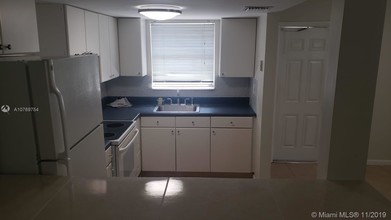 1209 N 17th Ave-Unit -1 in Hollywood, FL - Building Photo - Building Photo
