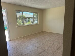 16041 Chestnut St in Hesperia, CA - Building Photo - Building Photo