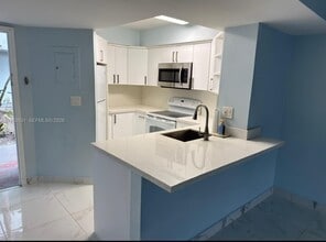 8275 SW 152nd Ave in Miami, FL - Building Photo - Building Photo