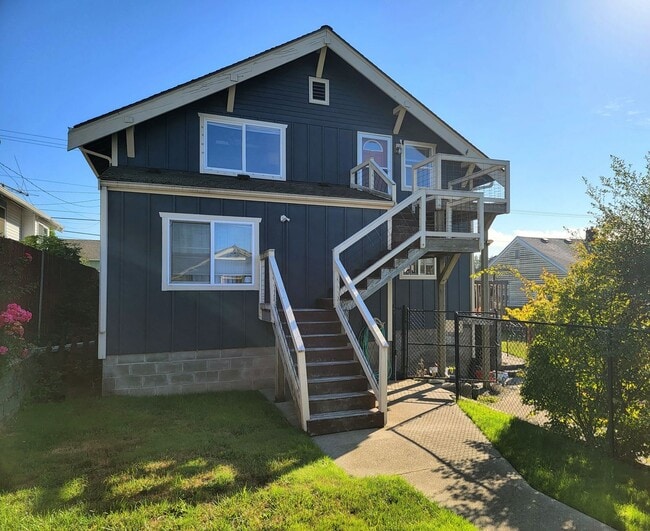 1141 Naval Ave in Bremerton, WA - Building Photo - Building Photo