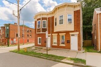 35 Benkard Ave in Newburgh, NY - Building Photo - Building Photo
