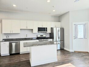 2 Railroad Ave in Merrimack, NH - Foto de edificio - Building Photo