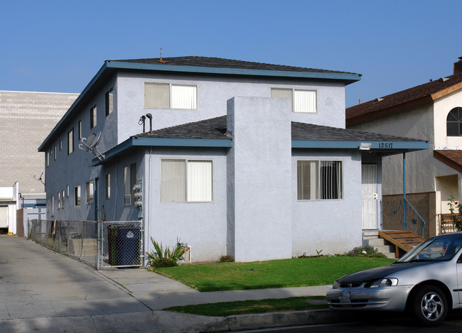 12517 Eucalyptus Ave in Hawthorne, CA - Building Photo - Building Photo