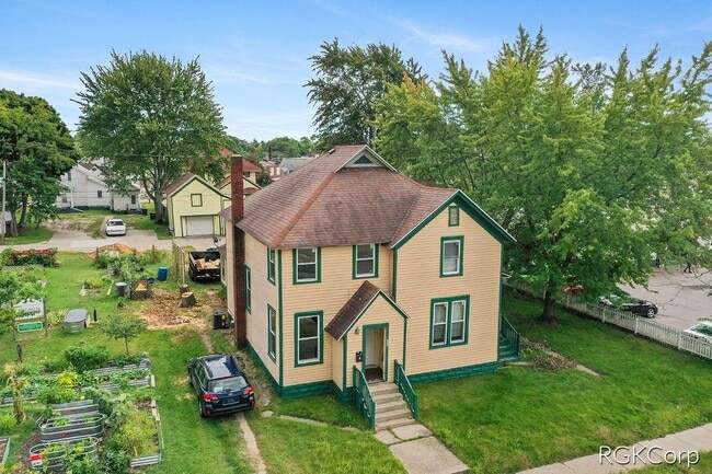 property at 263 W Muskegon Ave