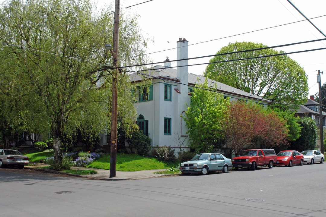 1404 NE Hancock St in Portland, OR - Foto de edificio