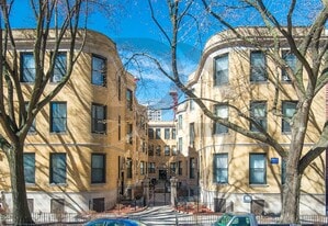 1212 N Dearborn St, Unit #D1218-A3 in Chicago, IL - Building Photo