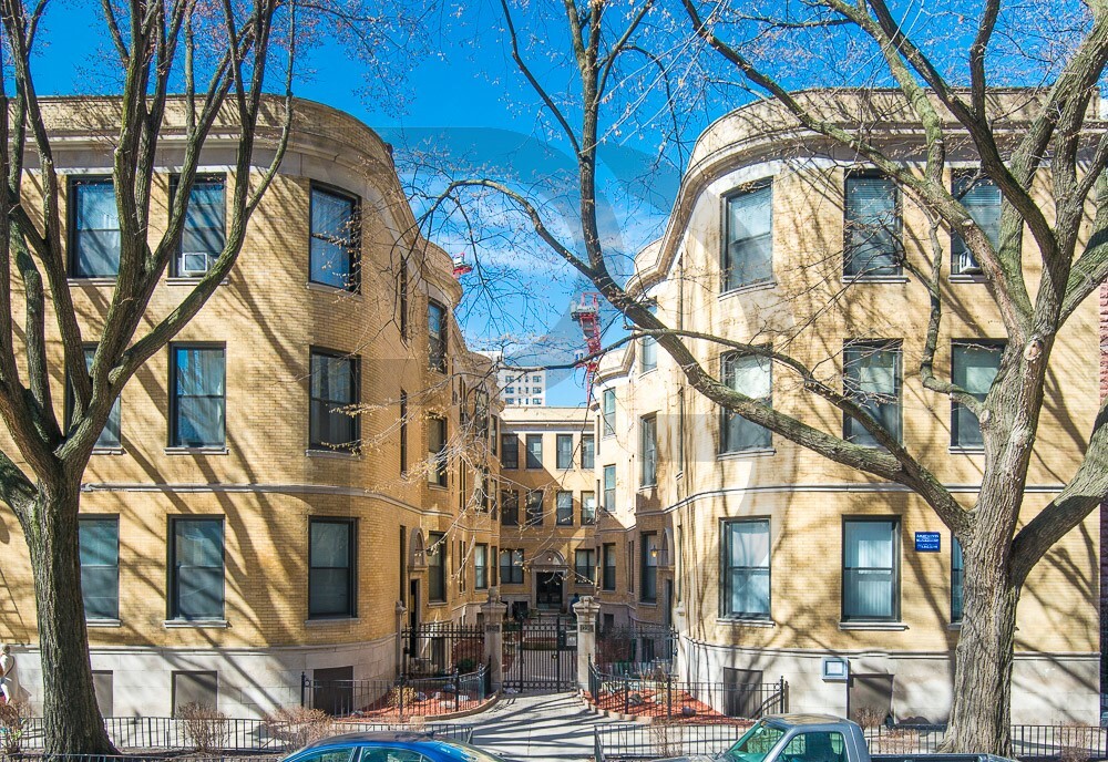 1212 N Dearborn St, Unit #D1218-A3 in Chicago, IL - Foto de edificio