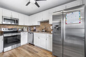 126 Sparrow Dr in Royal Palm Beach, FL - Building Photo - Building Photo