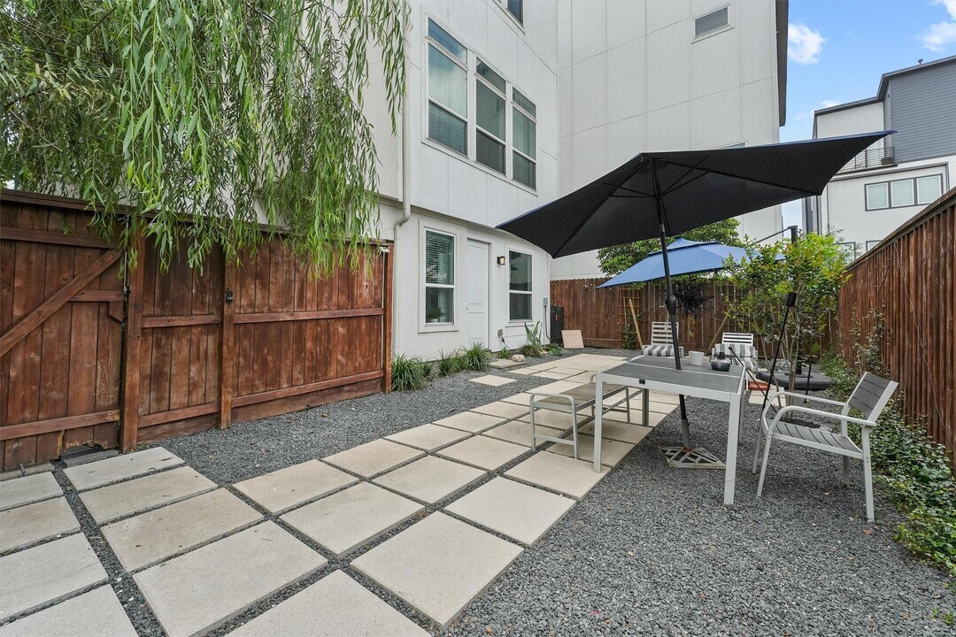 3205 Baron St in Houston, TX - Building Photo