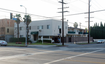 14254 Burbank Blvd in Van Nuys, CA - Building Photo - Building Photo