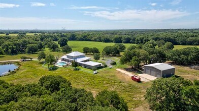 10964 FM 902 in Collinsville, TX - Building Photo - Building Photo