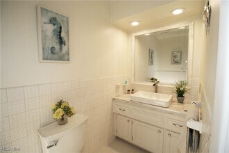 1271 Bonnie Ln in Mayfield Heights, OH - Building Photo - Building Photo