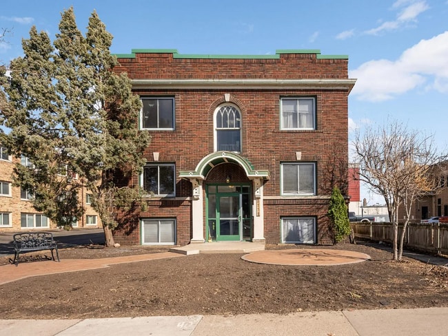 property at 2737 Blaisdell Ave