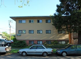 Selma Apartments in Eugene, OR - Building Photo