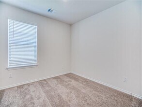 1328 Briar Hl Dr in Denton, TX - Building Photo - Building Photo