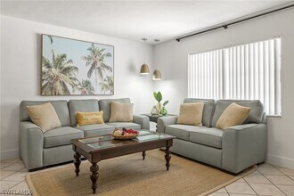 742 111th Ave N in Naples, FL - Building Photo - Building Photo