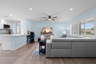 1520 Treemont Ave in Jupiter, FL - Building Photo - Building Photo
