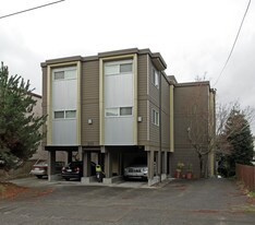 Sara Michelle in Seattle, WA - Building Photo