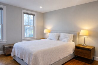 1215 C St SE in Washington, DC - Foto de edificio - Building Photo