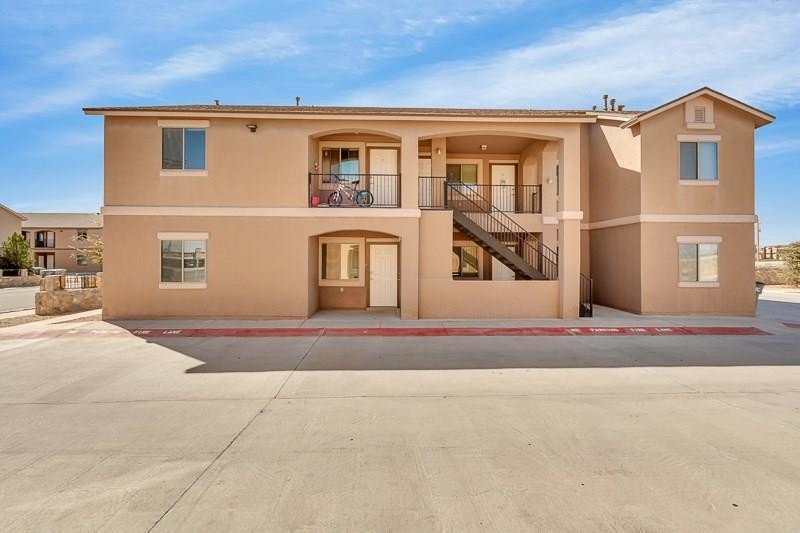 14307 Gil Reyes Dr in El Paso, TX - Foto de edificio