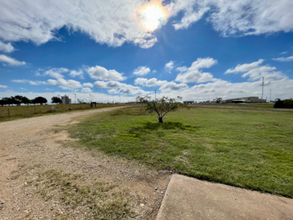 1020 E McGregor Dr in McGregor, TX - Building Photo - Building Photo