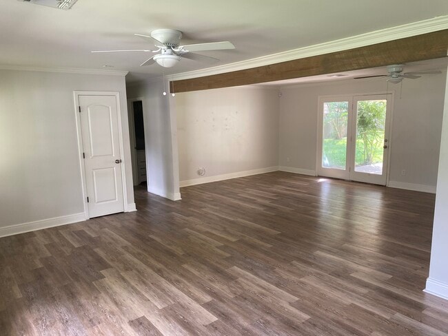 400 Corona Dr in Lafayette, LA - Foto de edificio - Building Photo