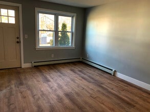 44 Fairview St, Unit B in Manchester, NH - Foto de edificio - Building Photo