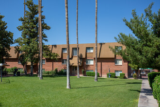 BELLA FLORA in Tucson, AZ - Foto de edificio - Building Photo