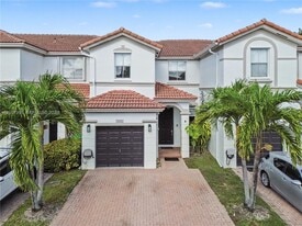 7876 NW 109th Path in Miami, FL - Building Photo