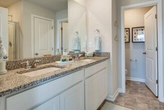 223 Catherine Ln in Lebanon, TN - Foto de edificio - Building Photo