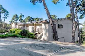 Tanglewood Place in Monterey, CA - Foto de edificio - Building Photo