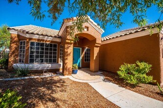 8117 Creek Water Ln in Las Vegas, NV - Building Photo - Building Photo