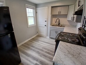 Milpine Garden Townhomes in Niagara Falls, NY - Foto de edificio - Building Photo
