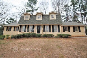 4226 Executive Dr in Stone Mountain, GA - Building Photo