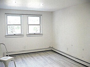 525 Lake Rd in Pine Plains, NY - Building Photo - Building Photo