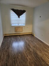 82-74 Country Pointe Cir in Queens, NY - Building Photo - Building Photo
