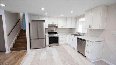 348 Silver Meadows Blvd in Kent, OH - Building Photo - Building Photo