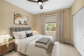 8140 Cascada Isles Dr in Hollywood, FL - Building Photo - Building Photo